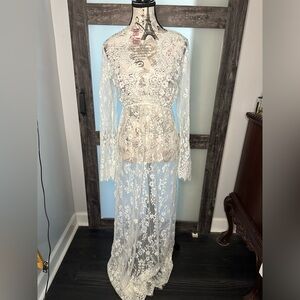 Elegant White Lace Maxi Dress